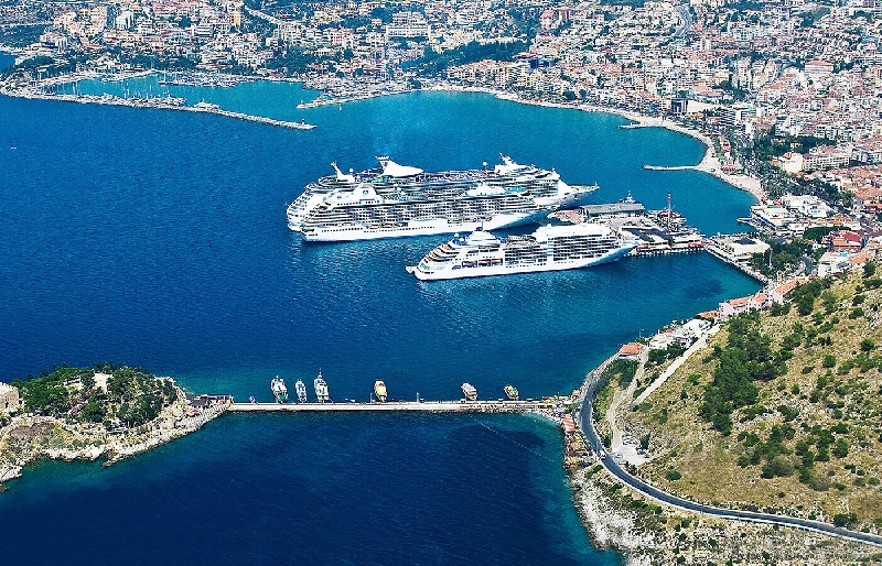 Charter Kusadasi autocar vara 